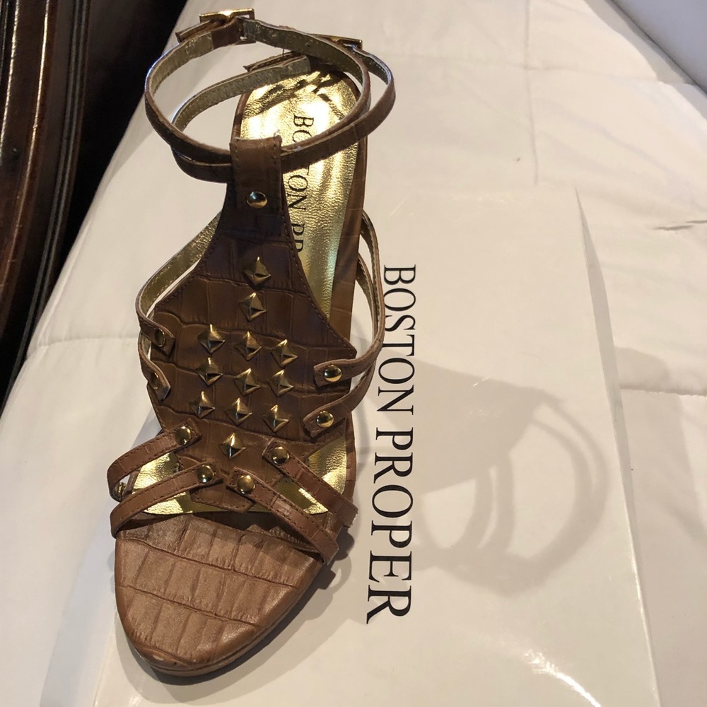 New Never Worn Boston Proper stud platform sandles